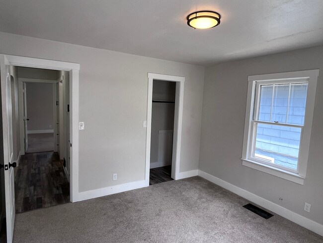 Building Photo - Charming Remodeled Home