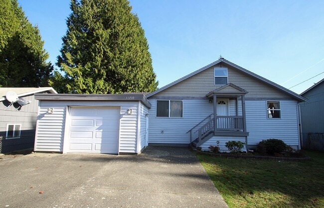 Primary Photo - UPDATED & WELL MAINTAINED 3 BED, 2 BATH SE...