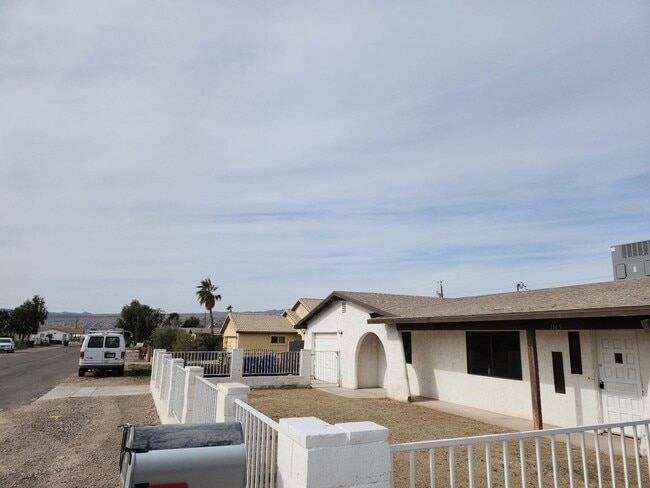 Building Photo - Single Family Home in Bullhead City, AZ!