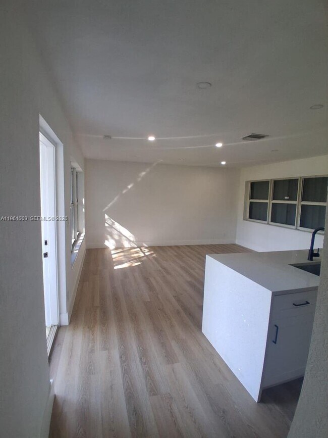 Building Photo - 1307 NW 16th St