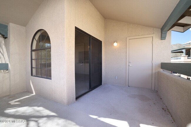 Patio and lockable storage closet - 101 S Players Club Dr