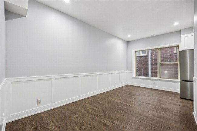 Building Photo - 4212 S King Dr