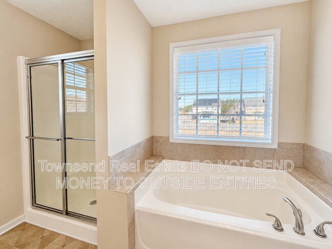 Building Photo - 4211 Cherry Hill Ln