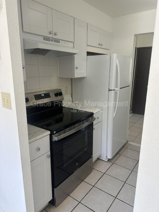 Building Photo - 364 S Ironton St