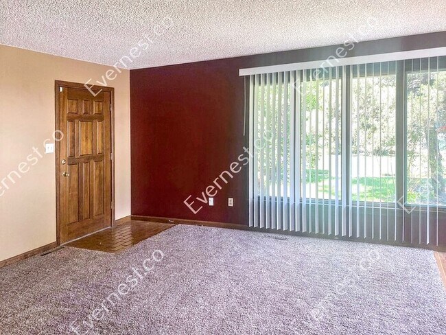 Building Photo - 2608 Leisure Dr