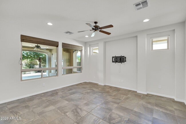 Building Photo - 594 E Vesper Trail