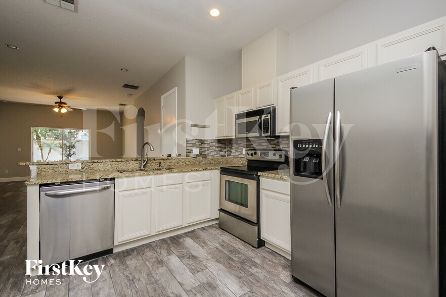 Building Photo - 9953 Shadow Creek Dr