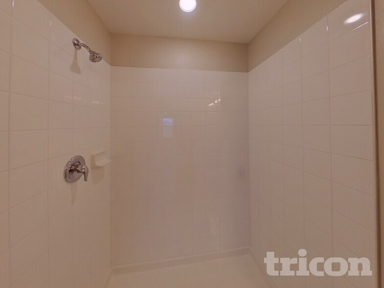 Building Photo - 1616 Broad Winged Hawk Dr