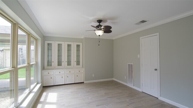 Building Photo - 3406 Deerwood Ln