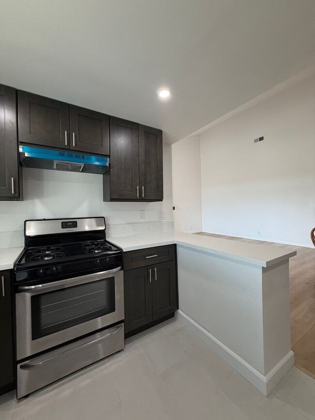 Building Photo - Townhome In Rosemead