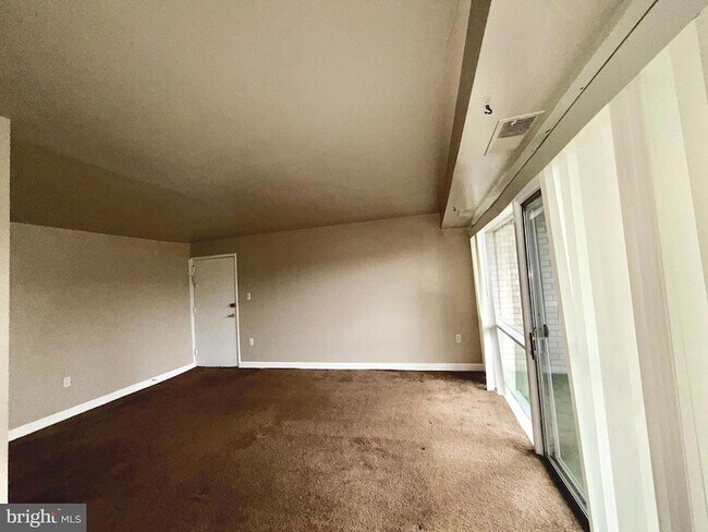 Building Photo - 9282 Adelphi Rd