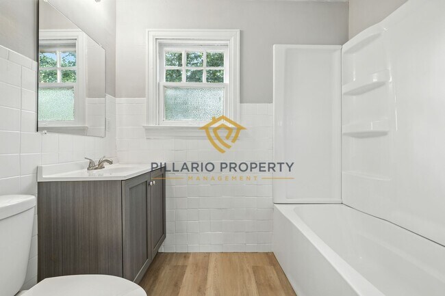 Building Photo - Beautifully Renovated 2-Bedroom Home Near Indy Motor Speedway, Available NOW!