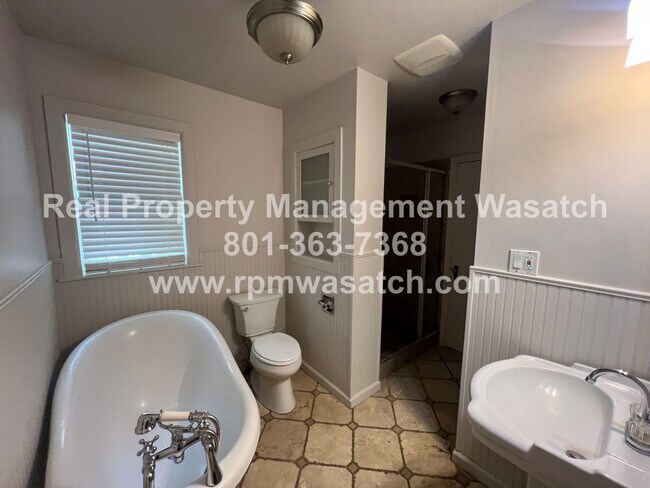 Building Photo - 1105 S 700 E