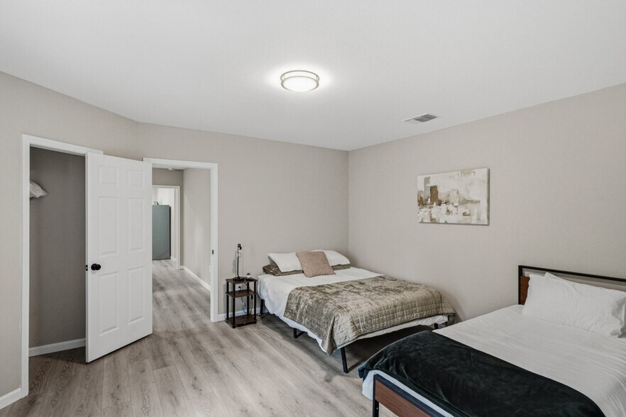 Building Photo - 830 Porter St