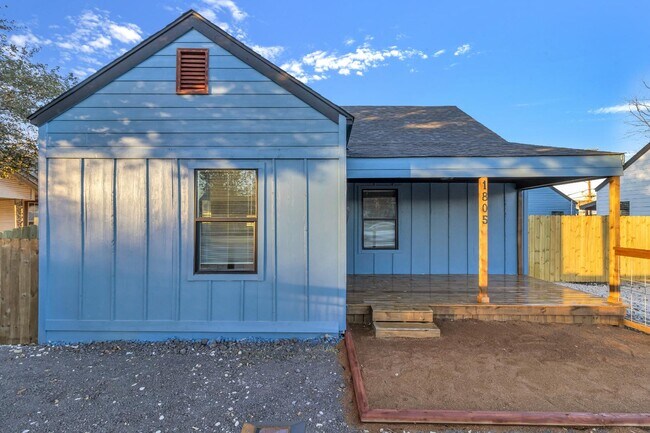 Building Photo - 1803 Texas Ave