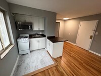 Building Photo - 2519 Indianola Ave
