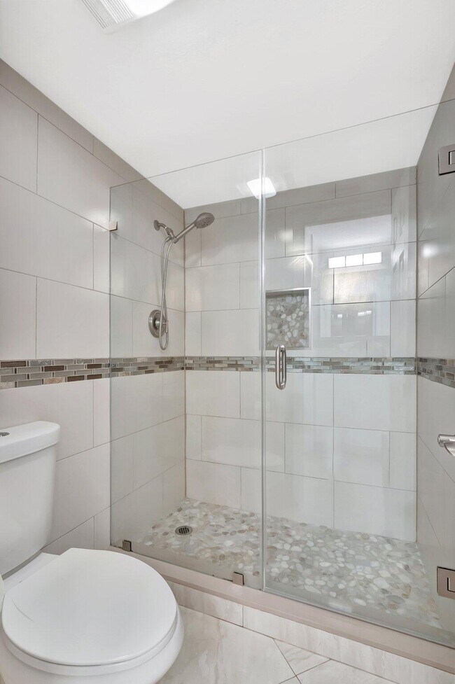 Building Photo - 1131 Violet Terrace