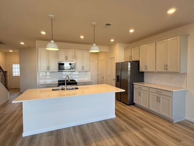 Building Photo - 672 Switchgrass Wy