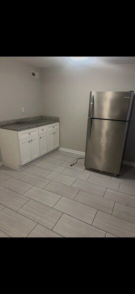 Building Photo - 220 Colgate Ave