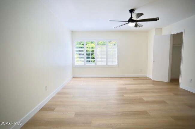 Building Photo - 11738 Moorpark St