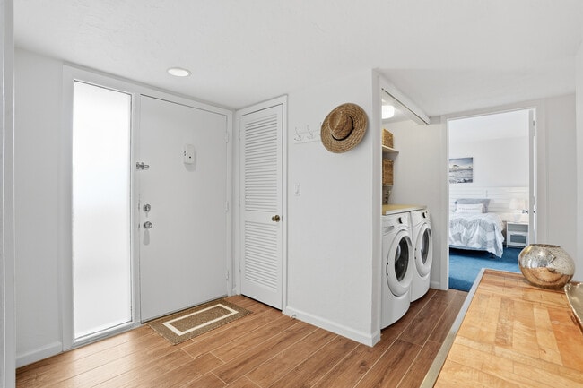 Building Photo - 10475 Gulf Shore Dr