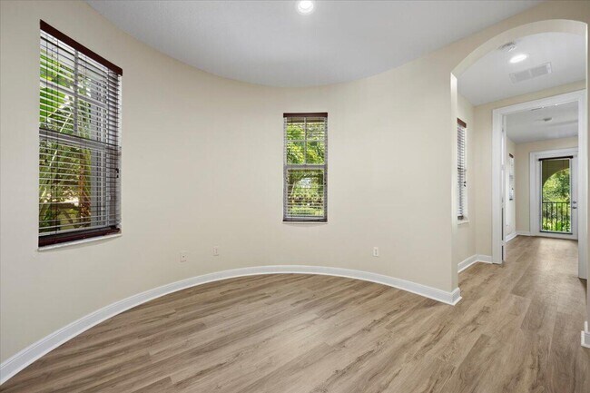 Building Photo - 1029 Vintner Blvd