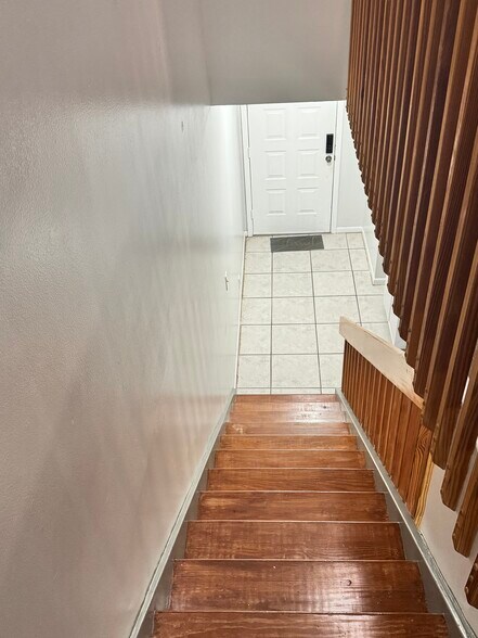 Building Photo - 7115 SW 42nd Ct