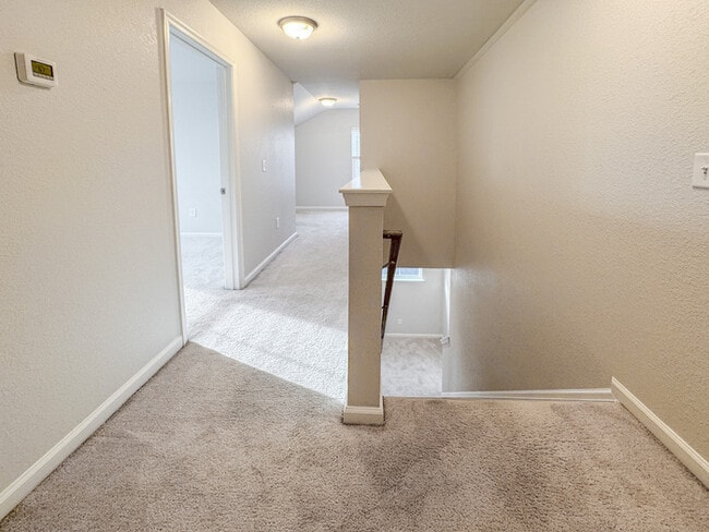 Building Photo - RENOVATED 4 BEDROOM/3 BATH IN VIRGINIA BEACH! READY FOR RENT!!