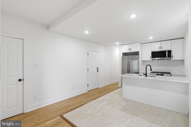Building Photo - 5939 Drexel Rd