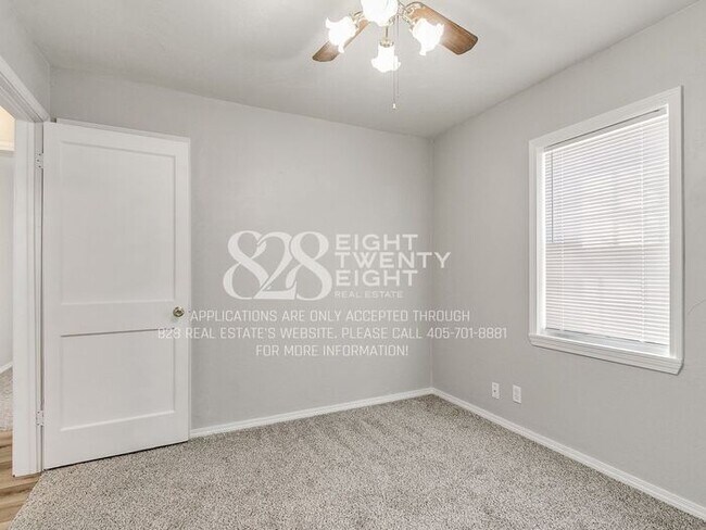 Building Photo - AVAILABLE NOW! Super Cute 2 Bed/1 Bath with HUGE backyard in Bethany!