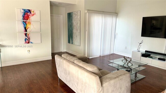 Building Photo - 528 SW 166th Terrace