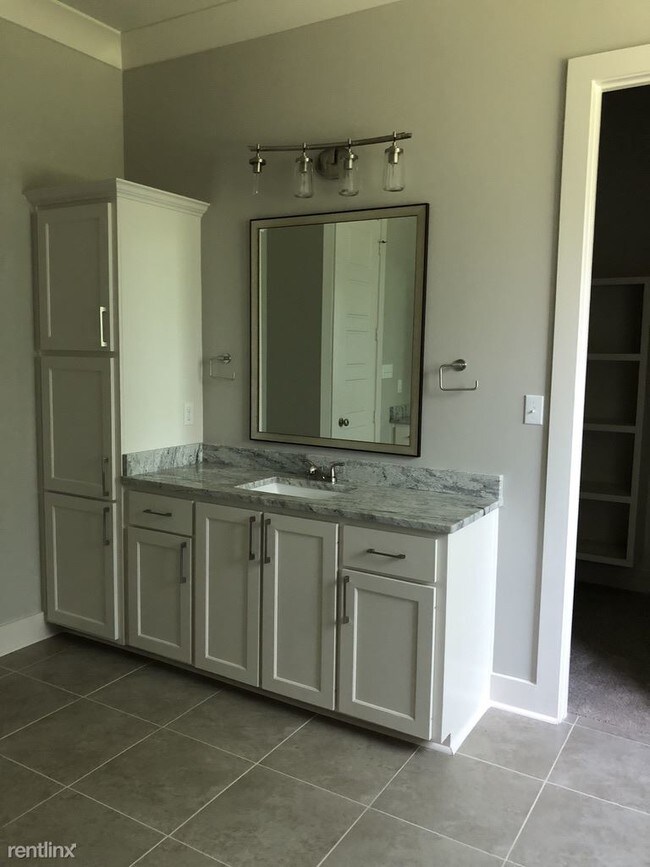 Building Photo - 3 br, 2 bath House - Dutchtown Meadows