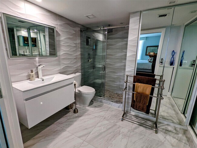 Building Photo - 888 Intracoastal Dr