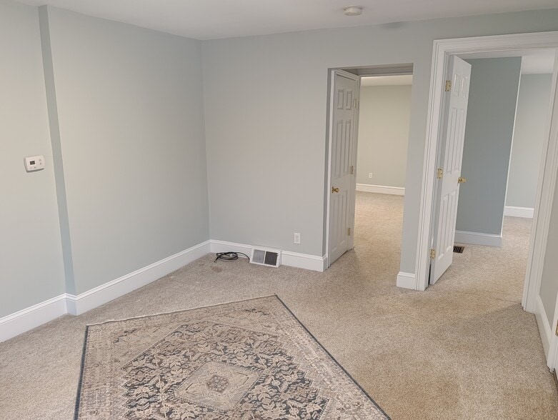 Building Photo - 83 E Main St