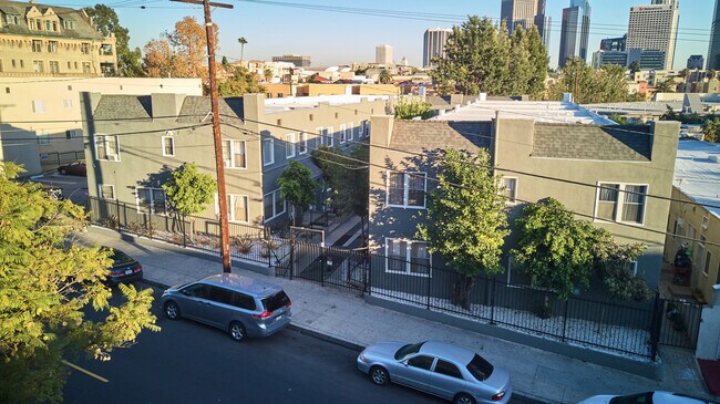 Primary Photo - 372 Loma Dr
