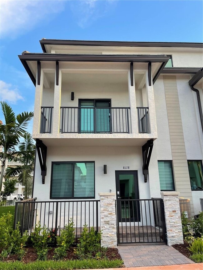 Primary Photo - 8118 NW 42nd St