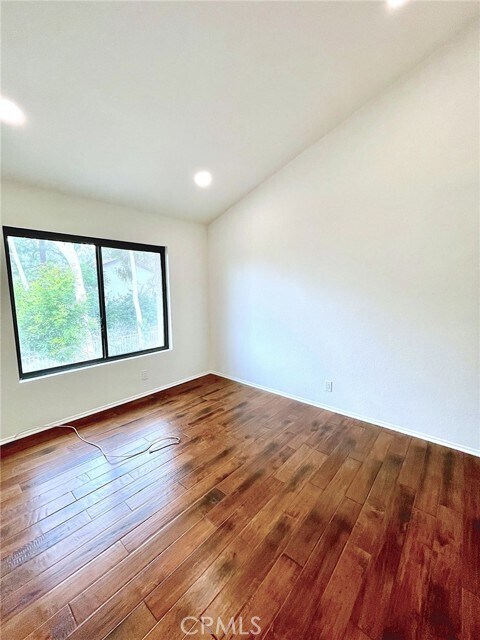 Building Photo - 809 Creekside Dr