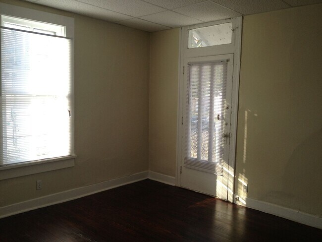 Building Photo - 519-521 N 11th
