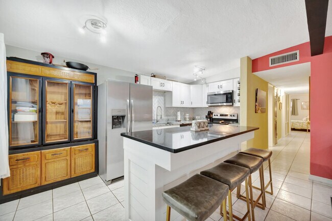 Building Photo - 5025 9th Ave S