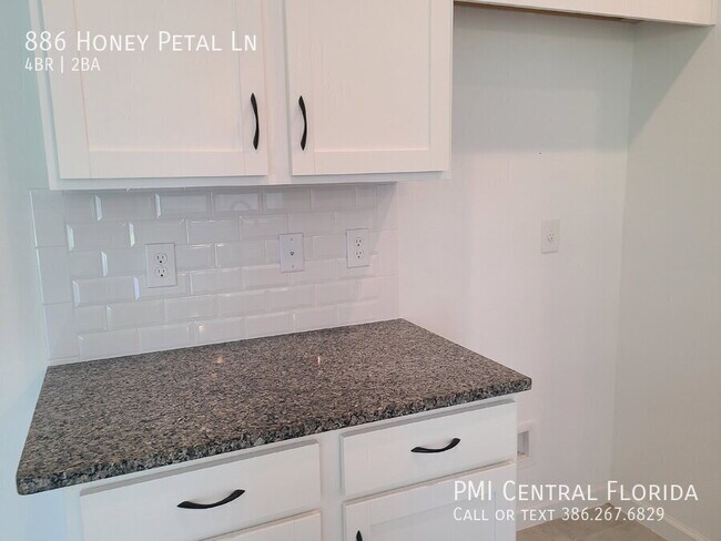 Building Photo - 886 Honey Petal Ln