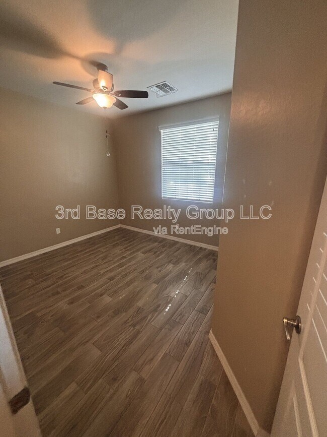 Building Photo - 12690 S 184th Ave