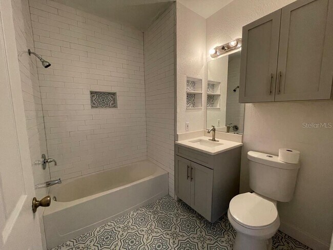 Building Photo - 5821 Legacy Crescent Pl