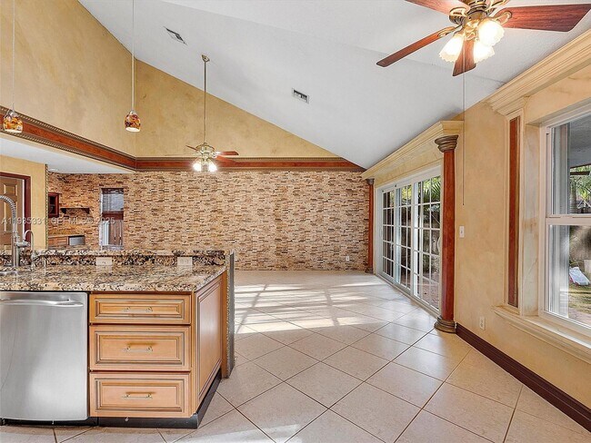 Building Photo - 931 SW 150th Ave