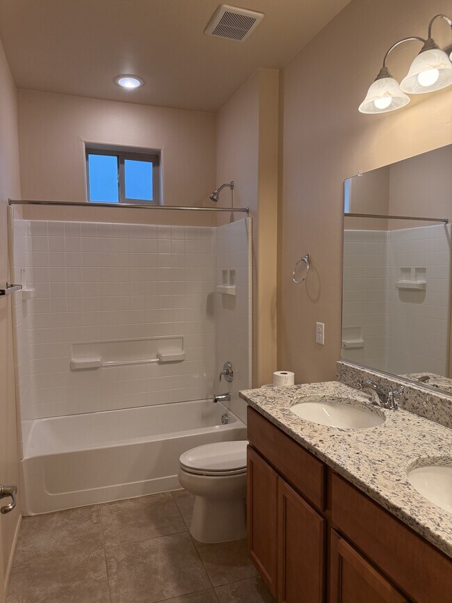 Building Photo - 4239 E Columbus Park Pl