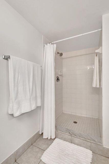 Building Photo - 1400 Crestwood Ct S