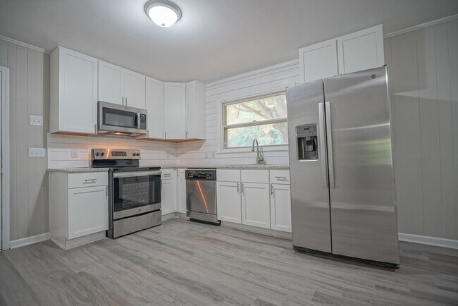 Building Photo - 246 Acorn Acres Rd
