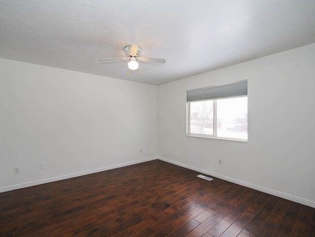 Building Photo - Beautiful Home in West Valley