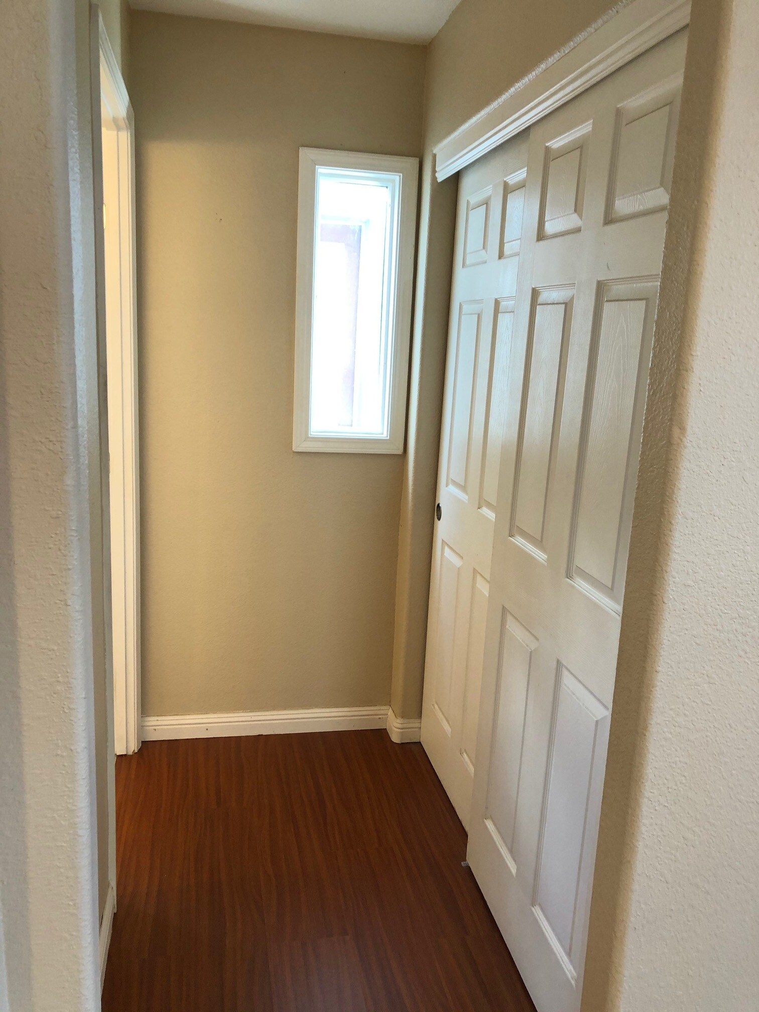 Closet/Hall - 504 D St