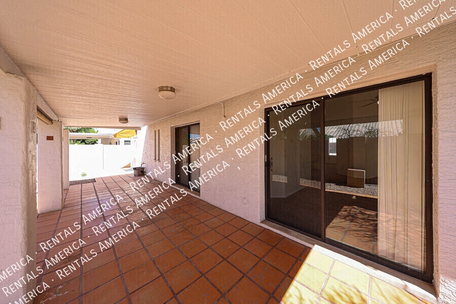 Building Photo - 3301 E Wescott Dr