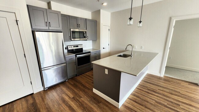 Building Photo - 275 2nd Ave